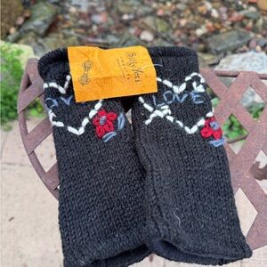 Black Knit Fingerless Wool Gloves with Floral Design